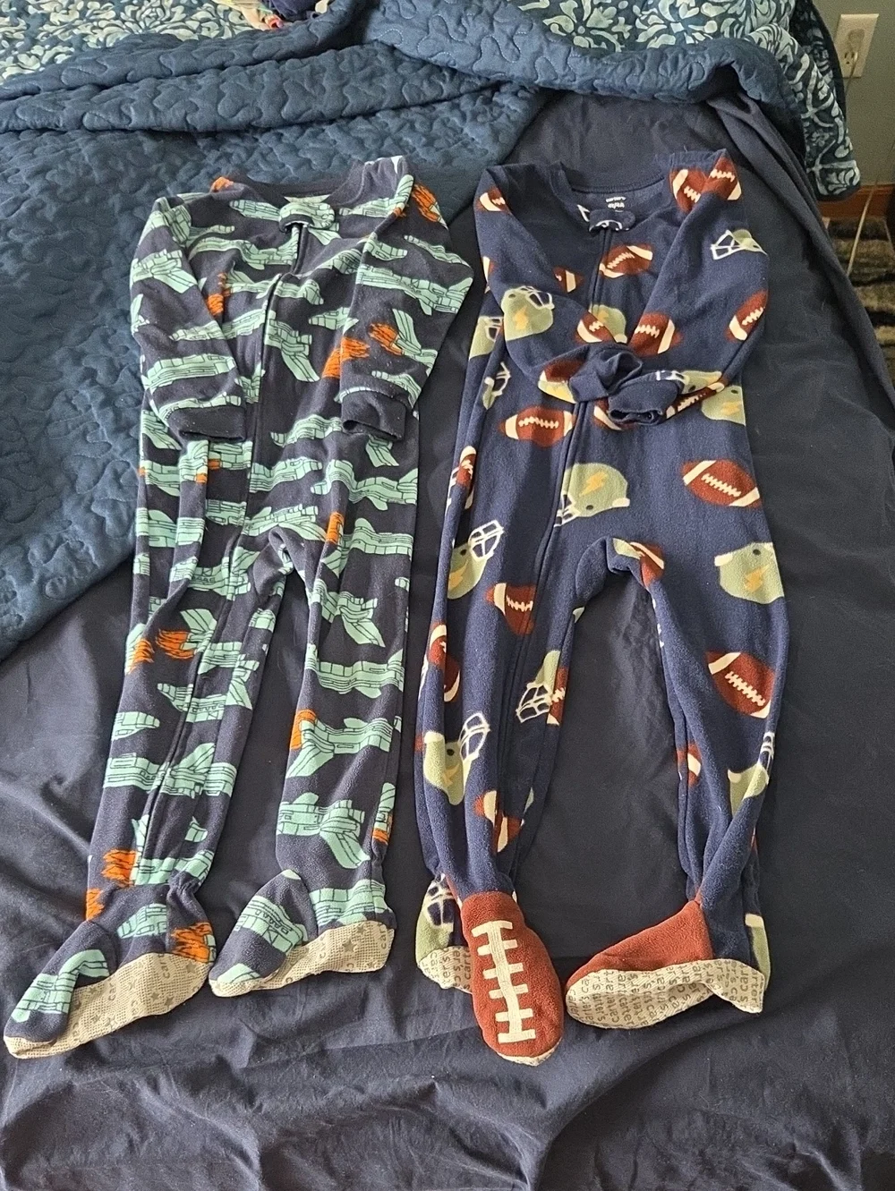 Carter's Navy Football & Rocket Fleece Footed Pajamas- Set of 2 Size 4t, Kids